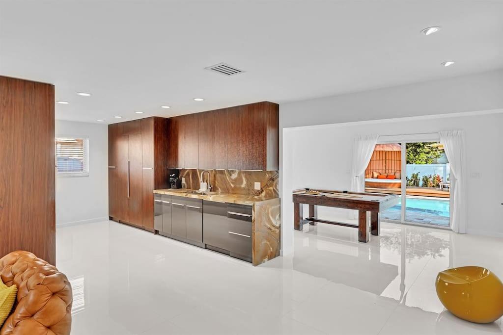 Luxury Hollywood Home, Heated Pool, Casino Nearby photo 3