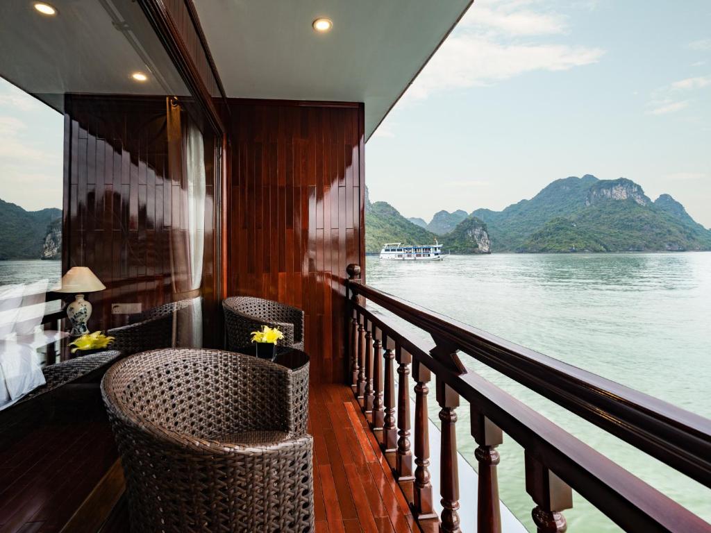 Aqua Of The Seas Cruise Halong