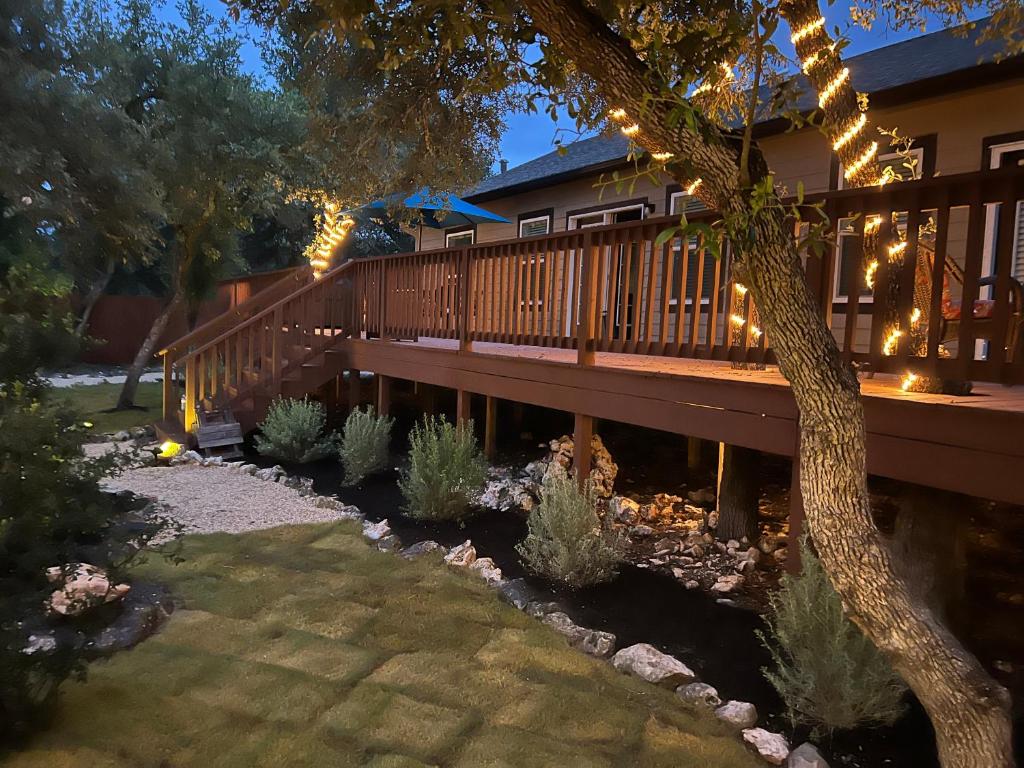 Secluded Retreat HotTub FirePit Sleeps 8 EV Friendly photo 3