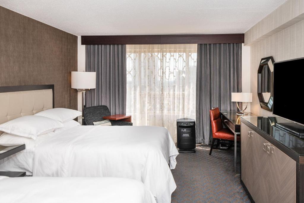 Sheraton Indianapolis City Centre Hotel - Tap to explore photos