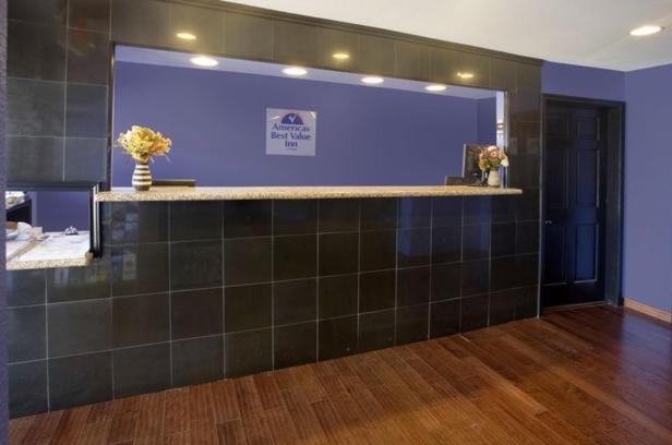Americas Best Value Inn Waco - Franklin Avenue photo 4