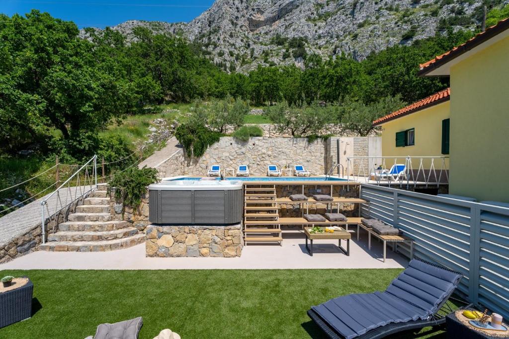 Villa Maruncela with sea and island views, 5 bedrooms, private pool, gym photo 3
