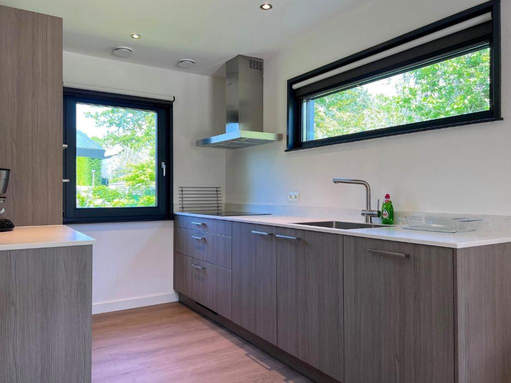 Modern, eco-friendly holiday villa for up to 5p with terrace and garden in Dirkshorn photo 2