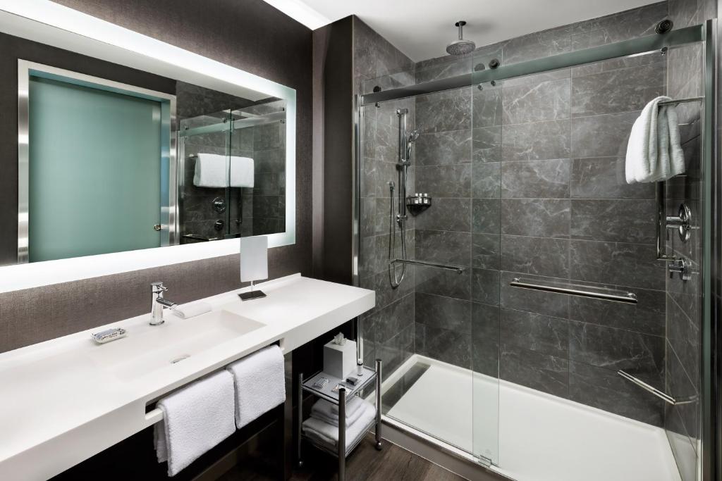 AC Hotel by Marriott Bethesda Downtown photo 2