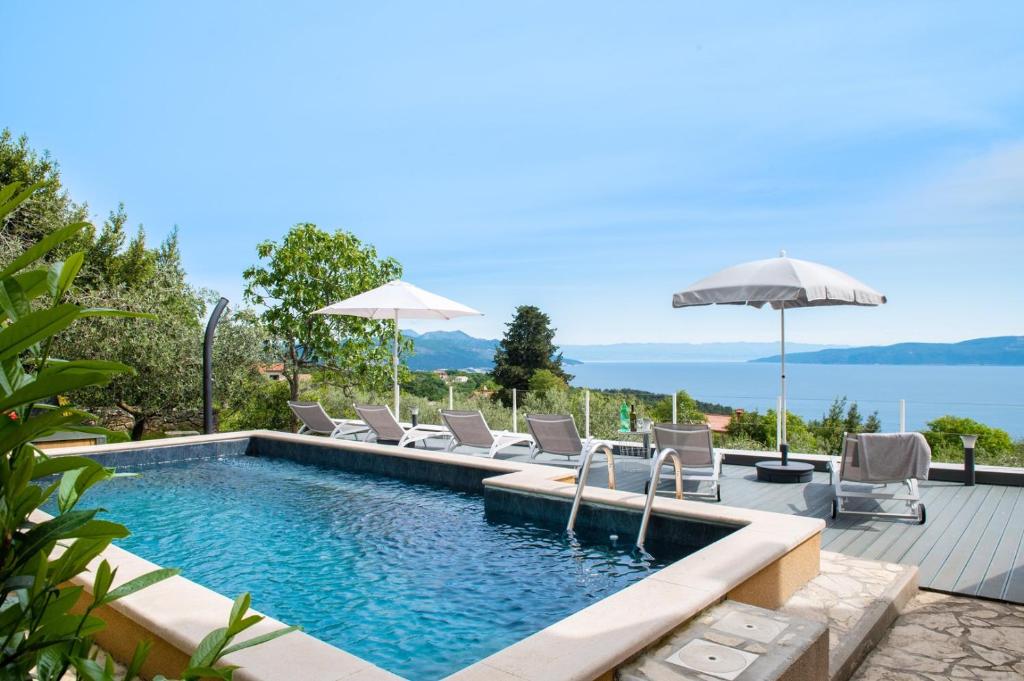 Apartment casa LENU with Pool and amazing sea view
