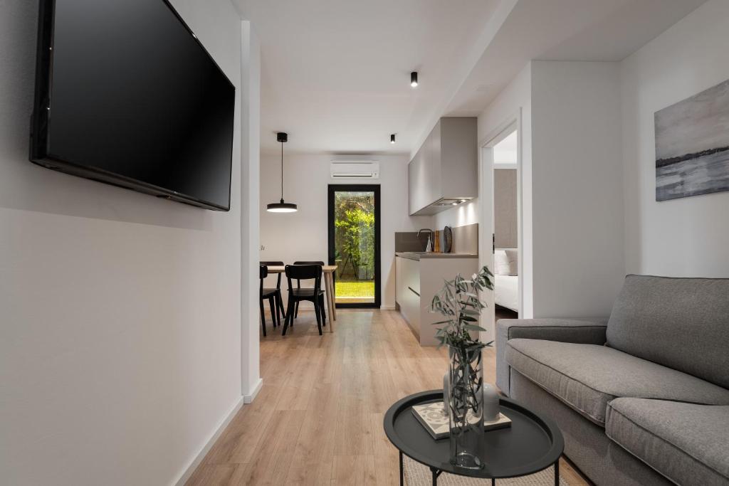 Upper Sea View Apartments photo 2