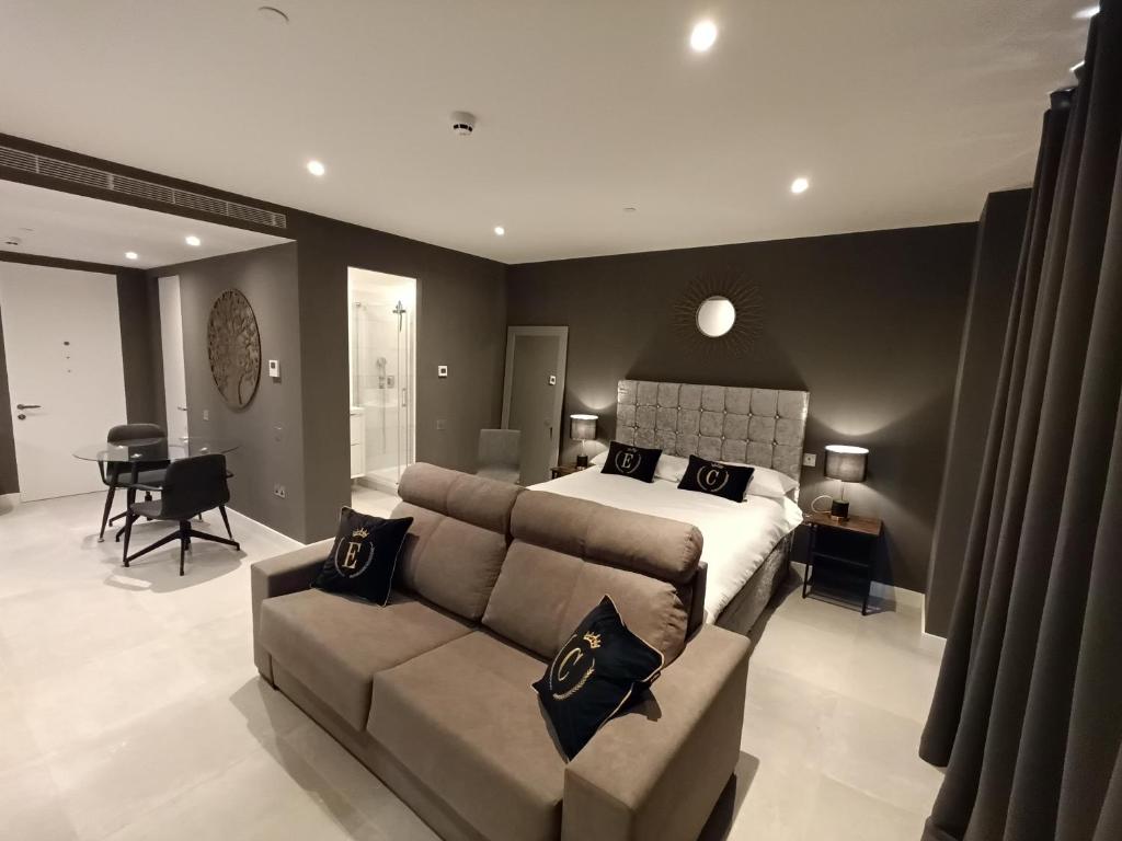 BRAND NEW - Studio Apartments in EuroCity - Pool - Rock View - Balcony - Free Parking - Holiday and Short Let Apartments in Gibraltar photo 4