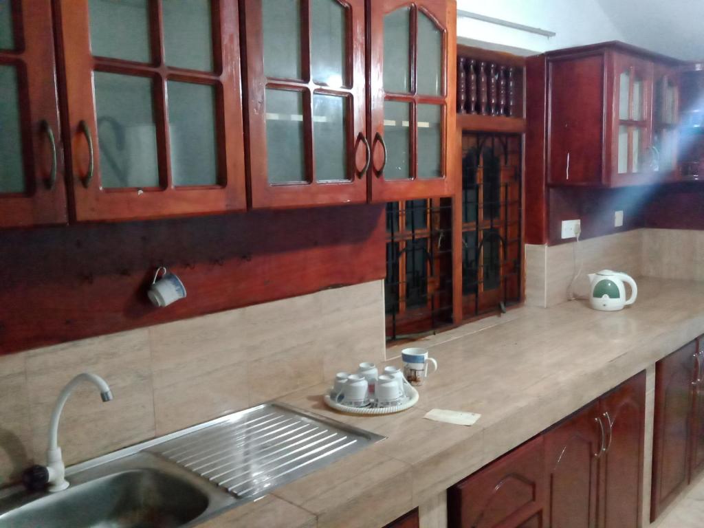 Attractive house with all the facilitates(ac/non ac). photo 1