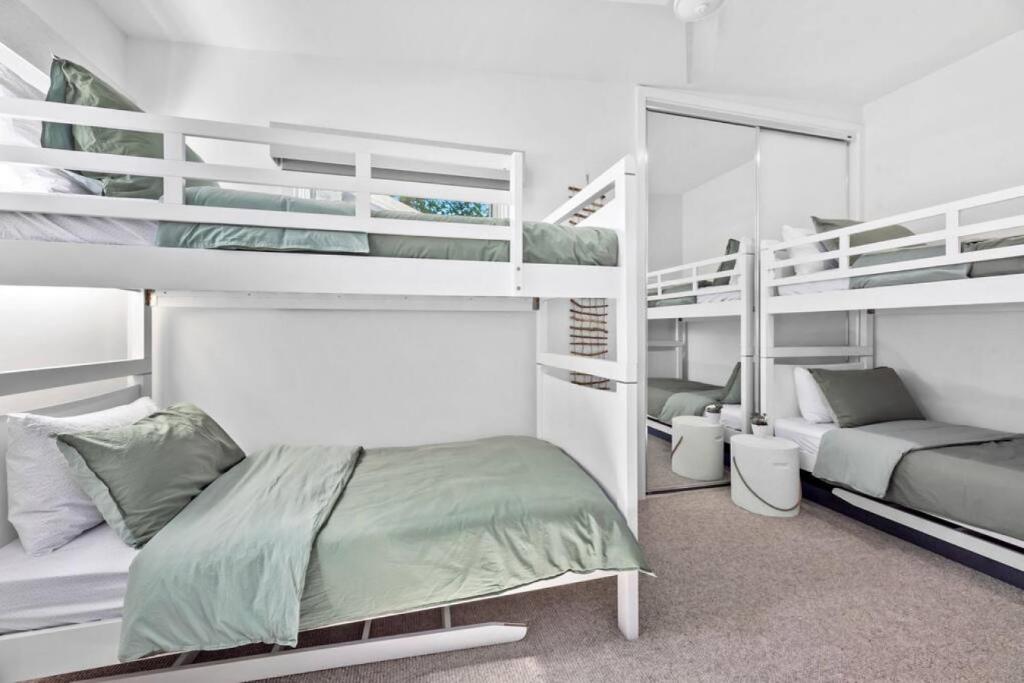 Beautifully presented home that sleeps ten people photo 3