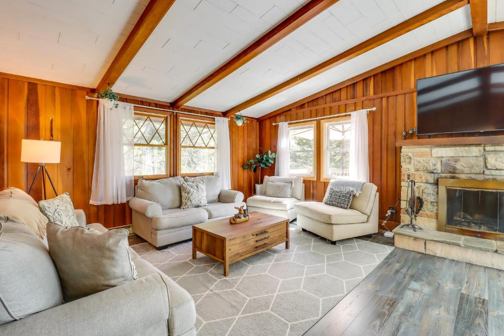 Lakefront Poconos Vacation Rental with Swim Dock!