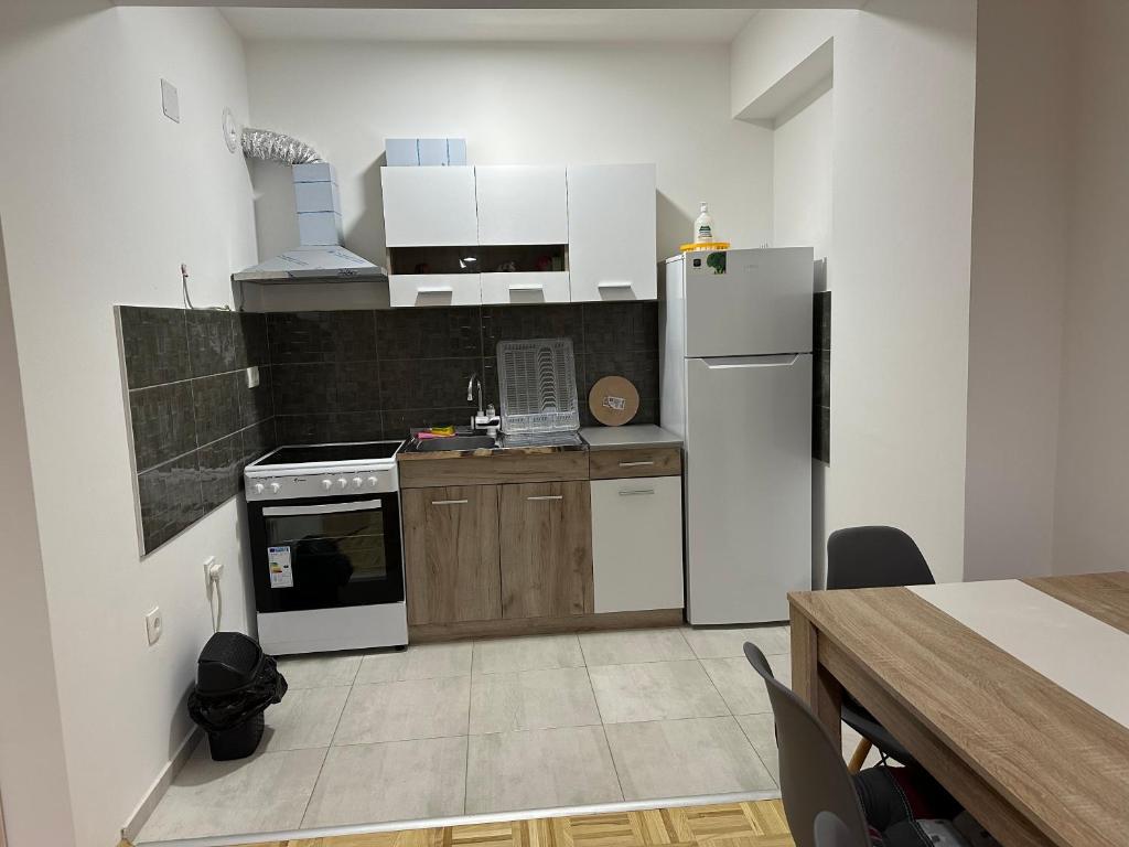 Welcoming Apartment w/ Wi-Fi + Private Bathroom photo 3