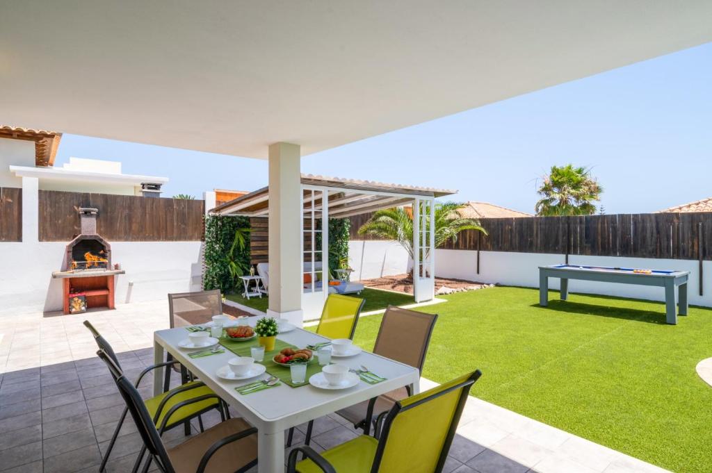 Villa Caleta Heights by Villa Plus photo 3