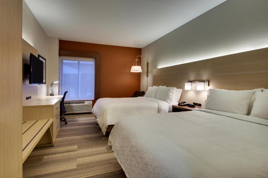 Holiday Inn Express Hotel & Suites Cedar Rapids I-380 at 33rd Avenue, an IHG Hotel photo 3