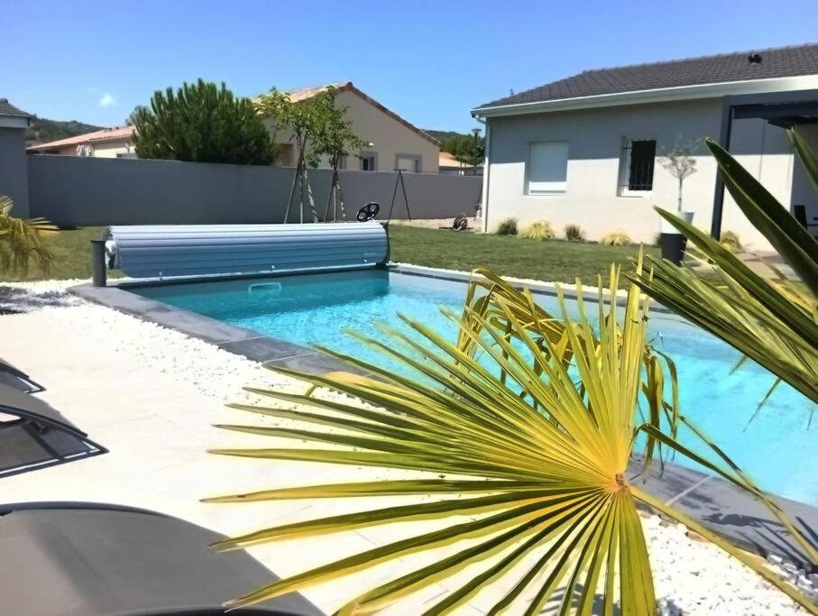 CHAMBRE & SDB PRIVÉE avec piscine en bord de Via Rhona photo 4