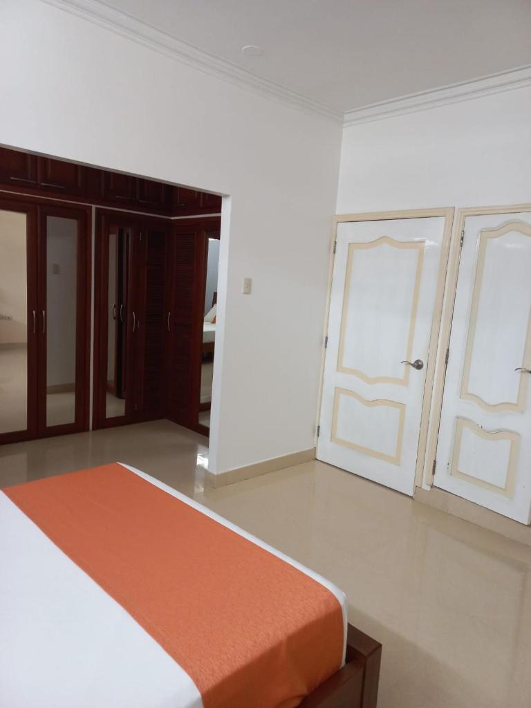 DEPARTAMENTOS MARCECILIA DE 2 y 3 HABITACIONES EN EL CENTRO DE MANTA photo 4