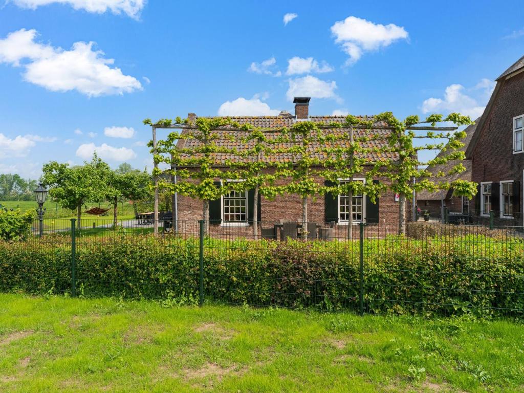 Spacious holiday home in Montfoort with private terrace photo 3