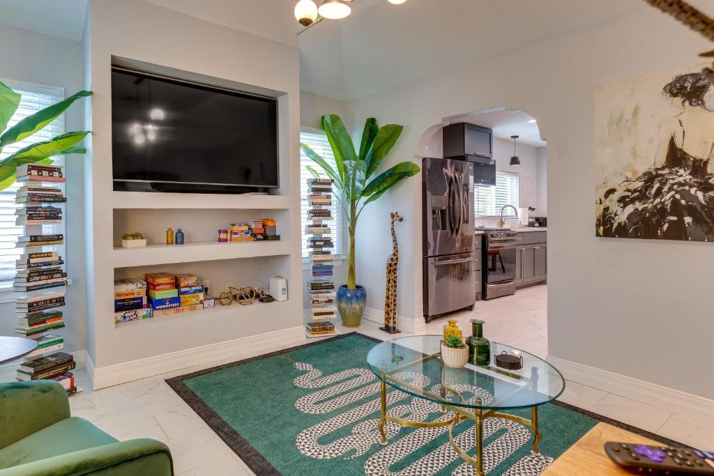 Modern Oklahoma City Home with Private Backyard! photo 4