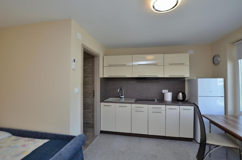 Apartments Bela photo 4