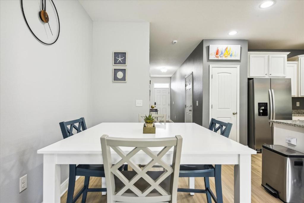 7664 Shadow Lake - Happy Horizons - 3 Bedroom Sleeps 9 townhouse photo 4