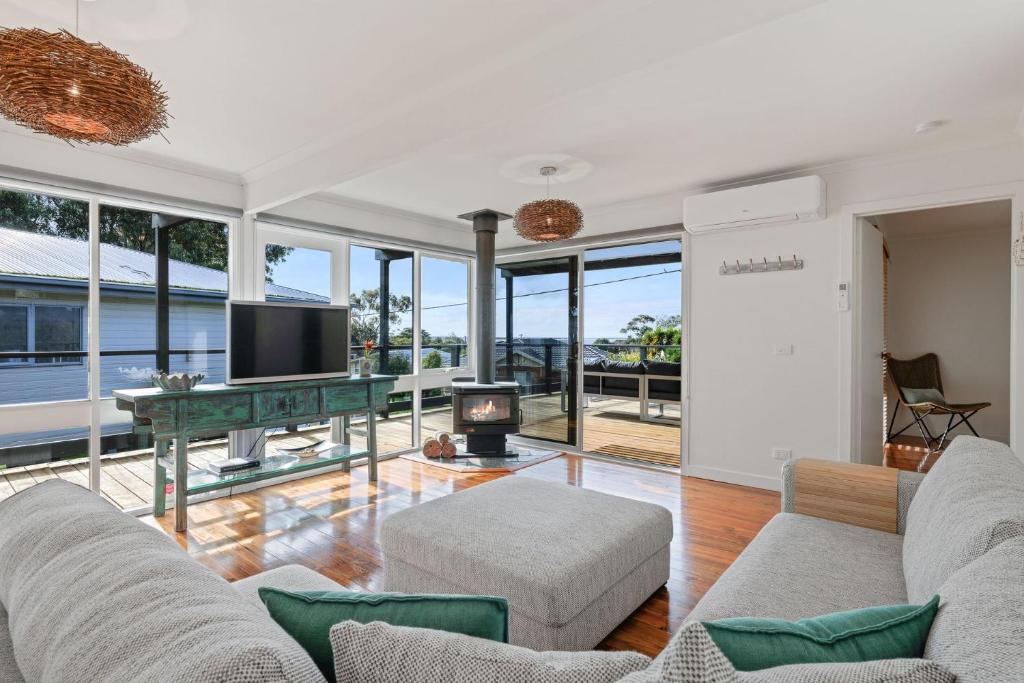 10 Aloha Drive