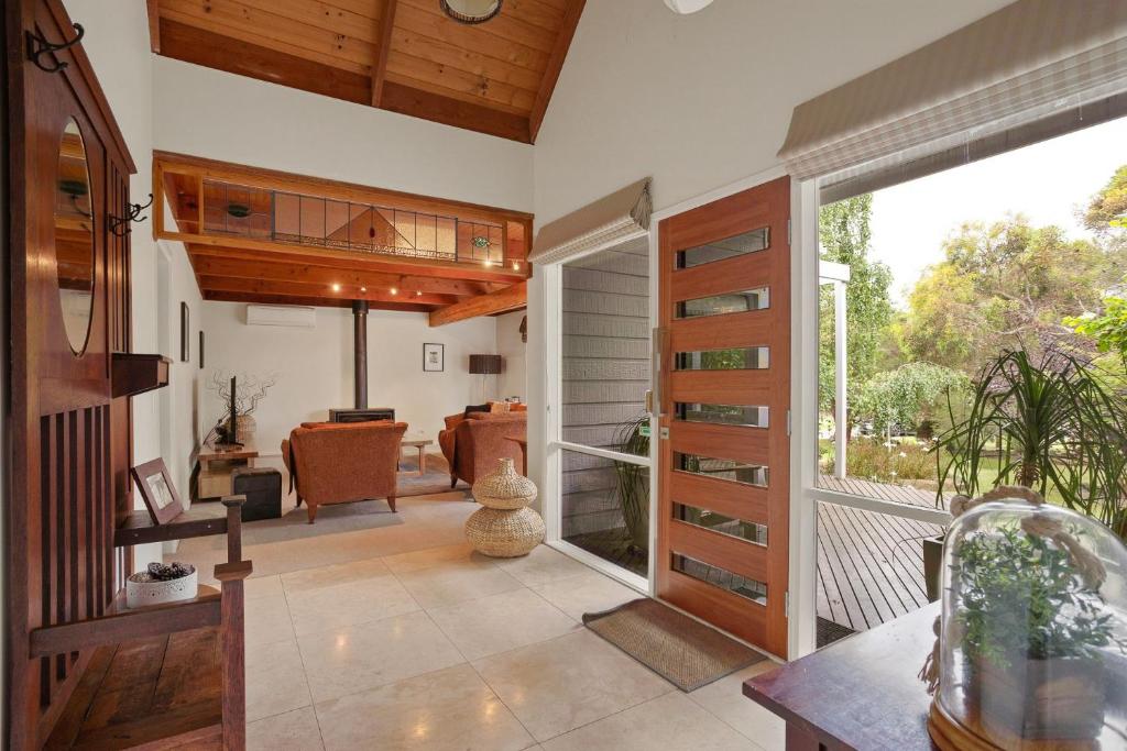 17 Hotham Close Cowes photo 3