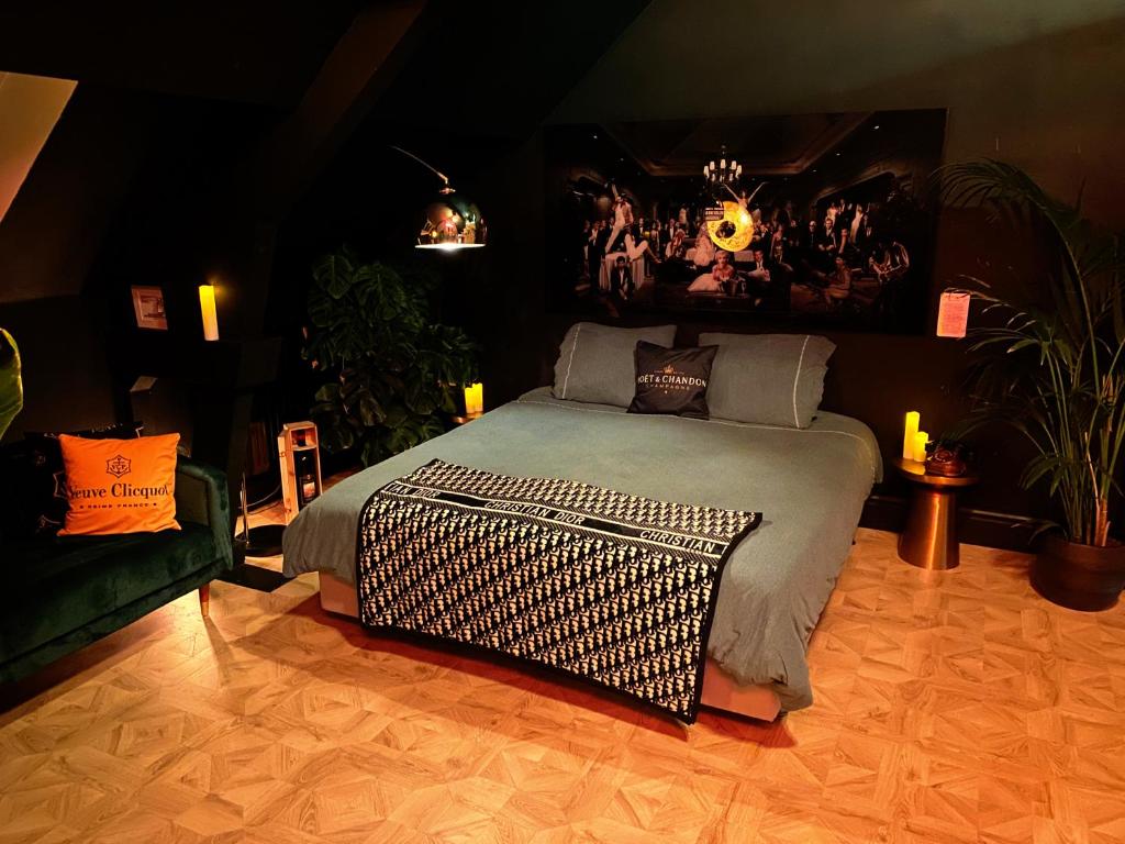 LoCo Paradiso - Two kingsize beds, outdoor terrace, DJ booth, bar, cinema, bathtub, kitchen, airco photo 2