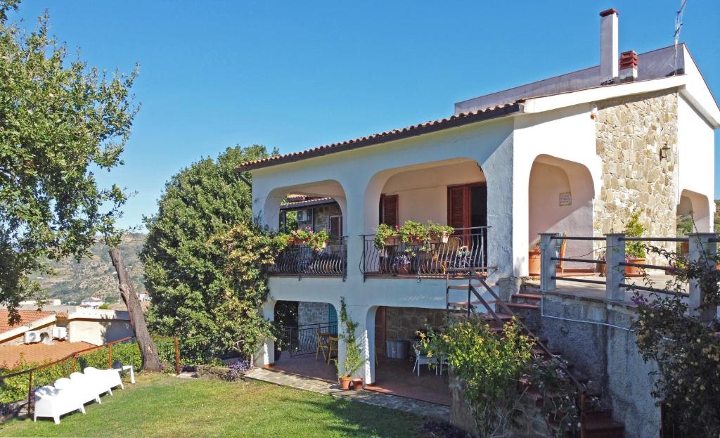 Elegante villa panoramica con giardino a 10 minuti dal mare photo 2