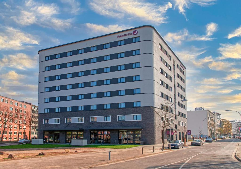 Premier Inn Saarbrücken City Congresshalle photo 3