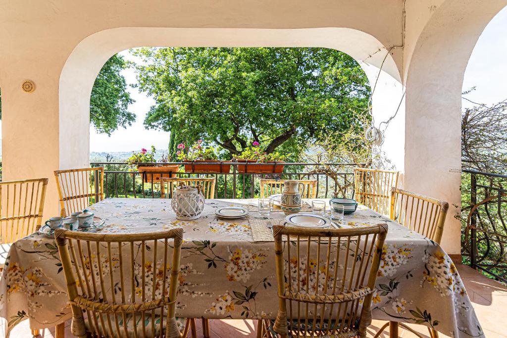 Elegante villa panoramica con giardino a 10 minuti dal mare photo 3