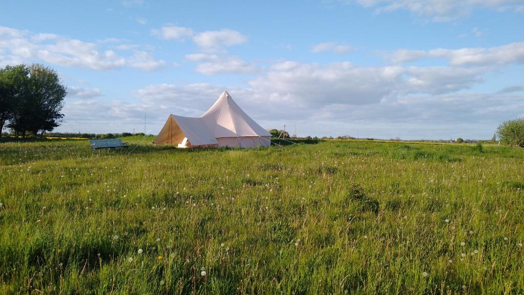Cosy Farmhouse Glamping