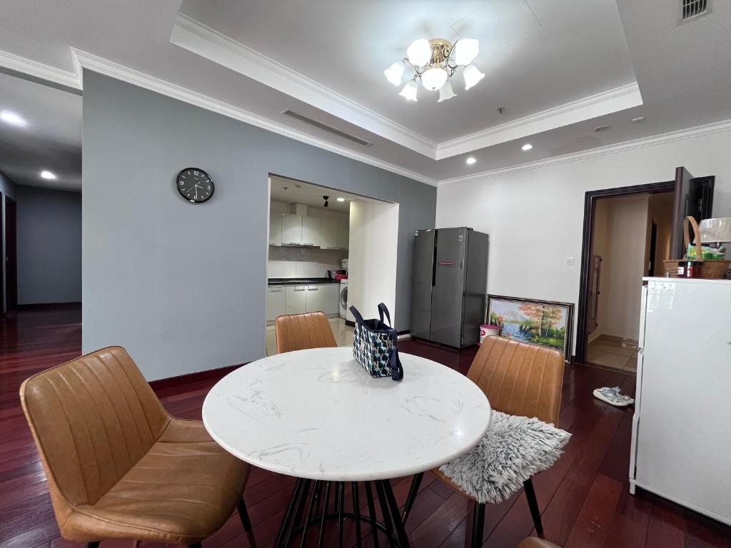 Vinhomes Royal City Luxury Apartment 3 Br