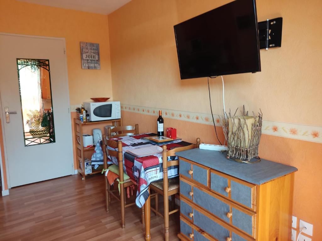 APPARTEMENT DE 24 M2 à BARBOTAN-Minimum 21 nuits-CLIMATISé #VACANCES#CURE--lac et piscine à 1 km photo 3