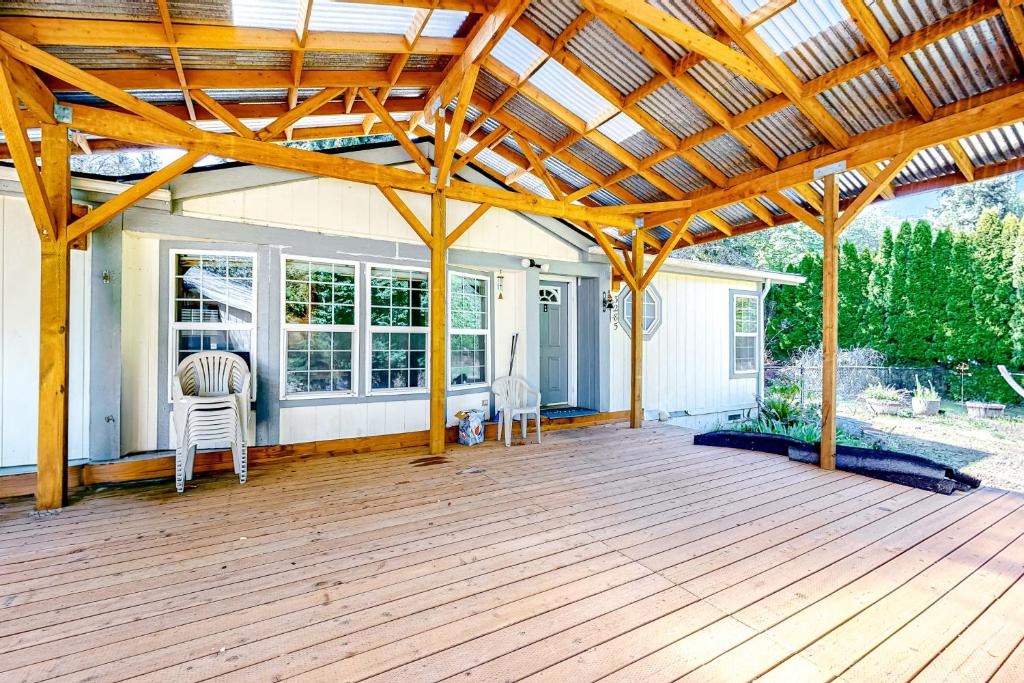 ArrowLeaf Cabin photo 1