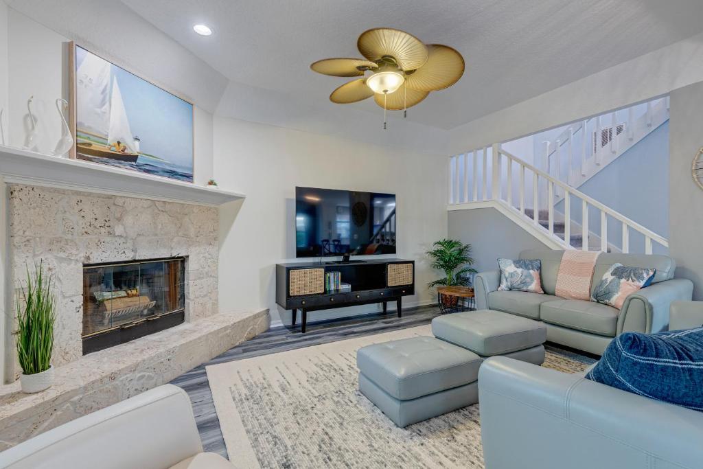 Space Coast Beach Retreat photo 3