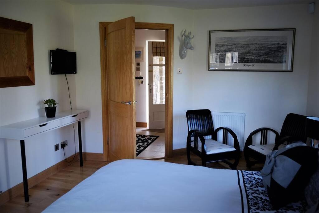 Loch Lomond Unique Selfcontained bed+bathroom photo 3