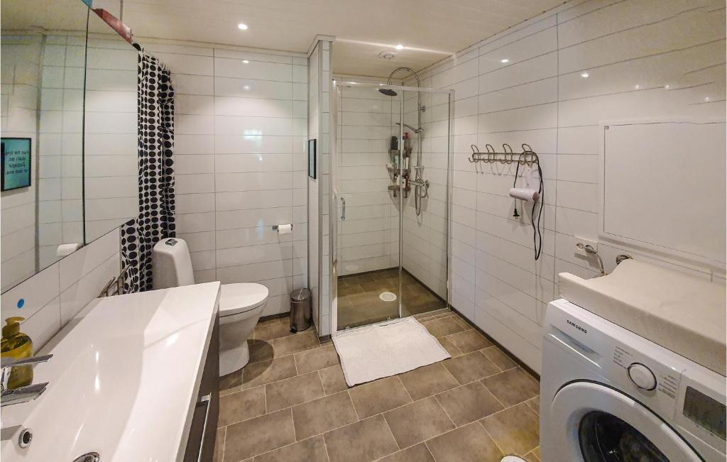 Nice Home In Mandal With Wifi And 4 Bedrooms photo 2