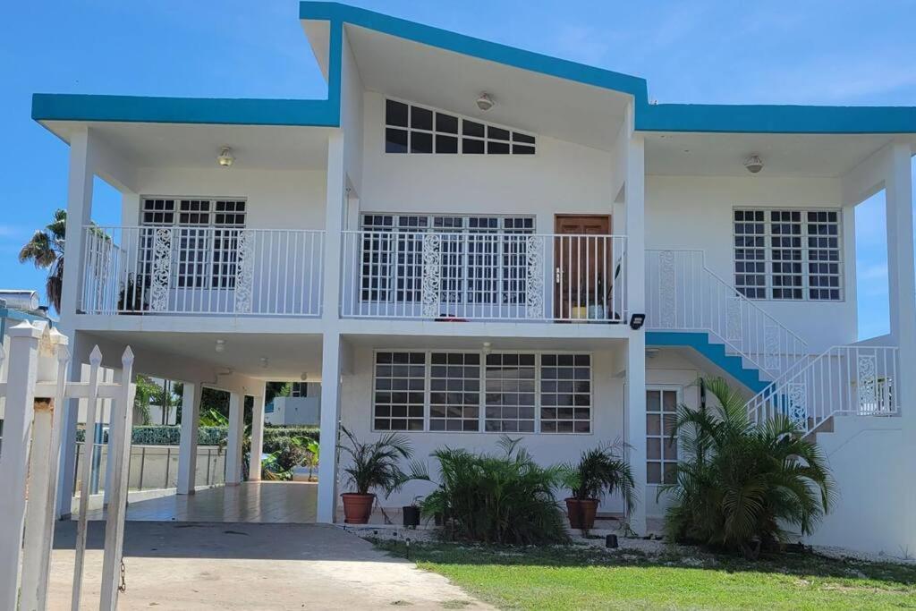 Combate Whitehouse, Playa Combate, Cabo Rojo photo 2