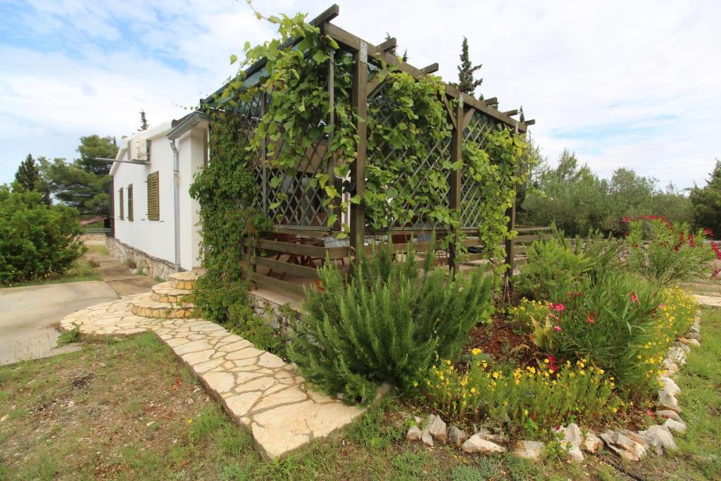 Holiday house with a parking space Rudina, Hvar - 18333 photo 1