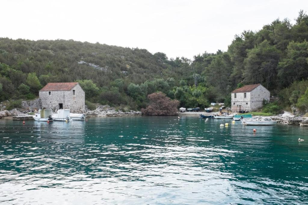 Holiday house with a parking space Rudina, Hvar - 18333 photo 2
