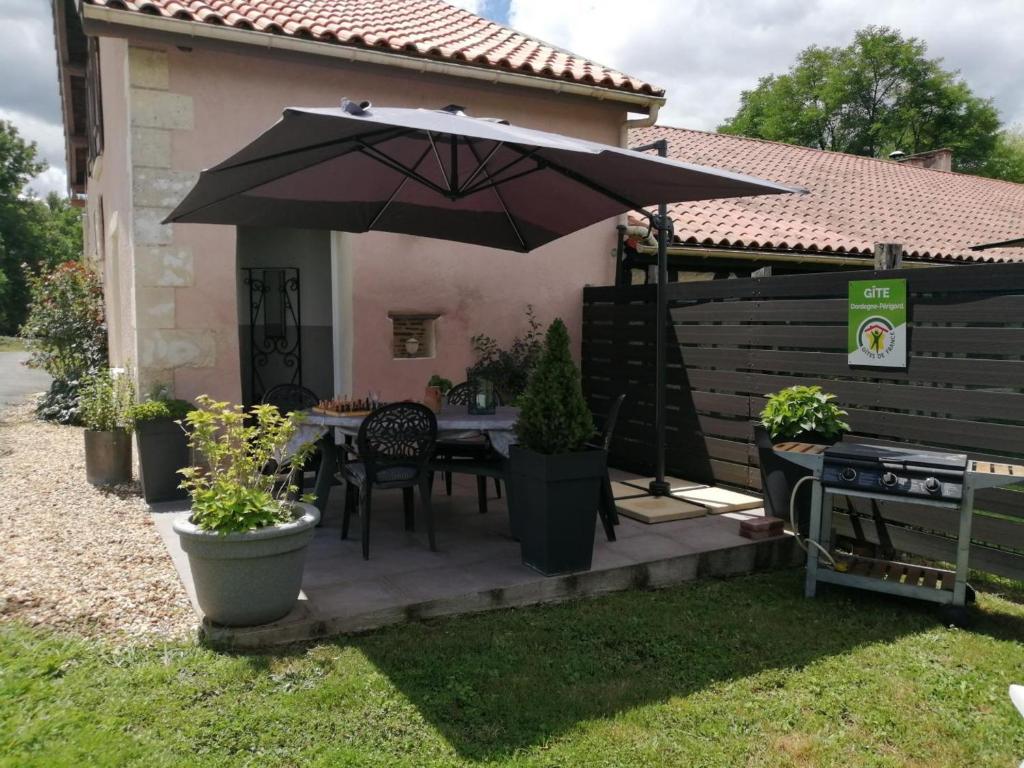 Gîte Saint-Michel-de-Double, 3 pièces, 4 personnes - FR-1-616-308 photo 3
