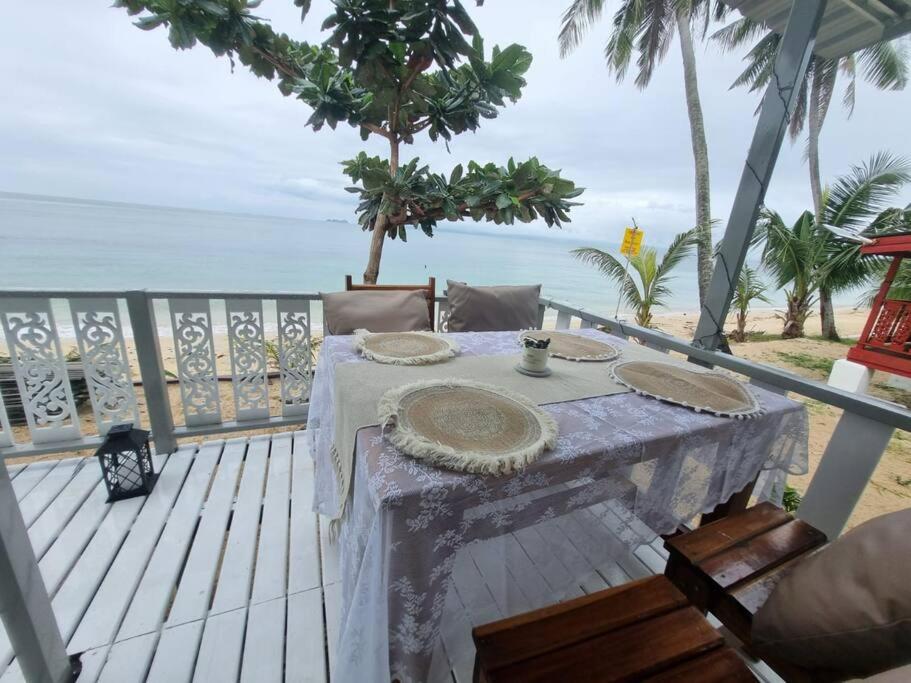 Kapila - Beachfront Home photo 3
