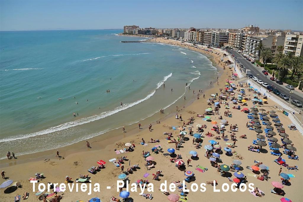 Apartamento Estefany a 100 m de Playa - Tap to explore photos