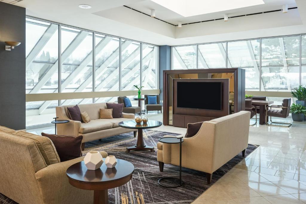 Sheraton Detroit Novi Hotel image