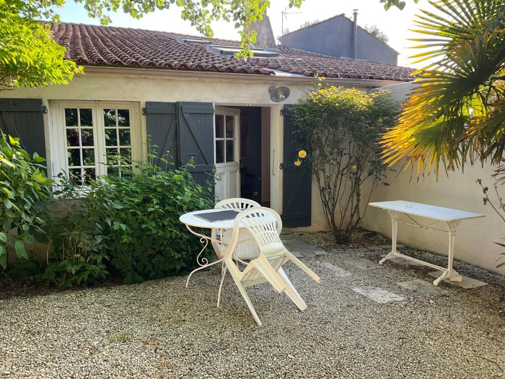 Maisonnette proche de la mer, calme avec parking photo 3