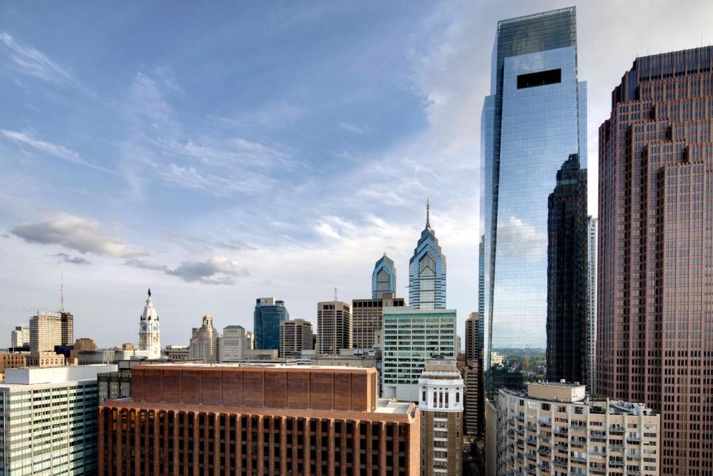 Sheraton Philadelphia Downtown photo 1