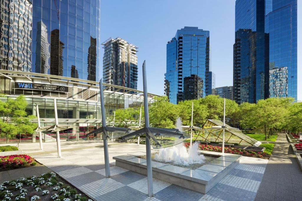 Sheraton Vancouver Wall Centre photo 2