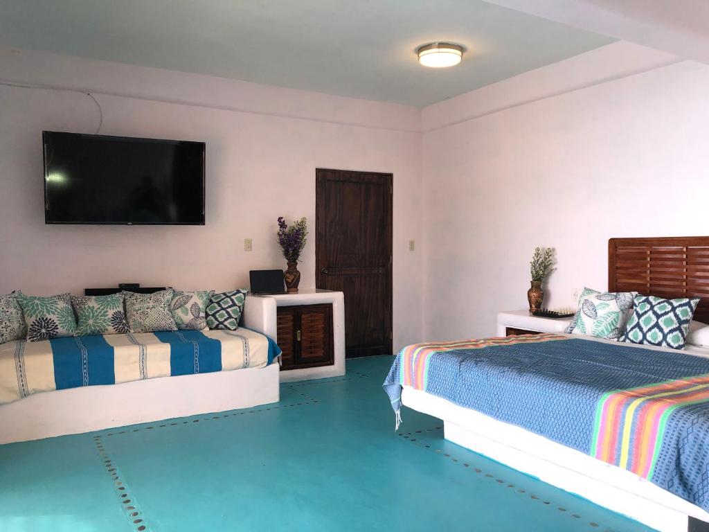 Casa Xcaala, oceanfront with private pool photo 3