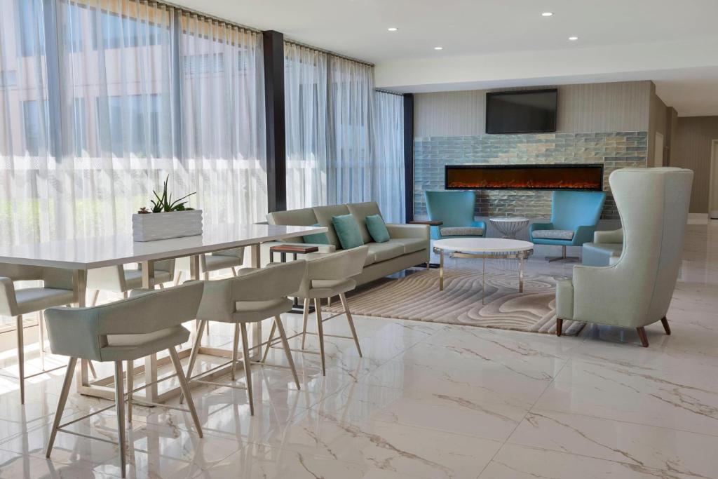 Four Points by Sheraton Toronto Airport photo 3