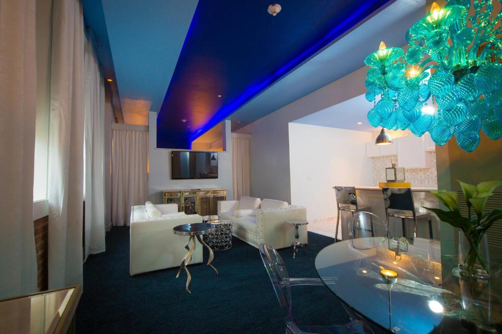 The Saint Hotel, Autograph Collection - Tap to explore photos