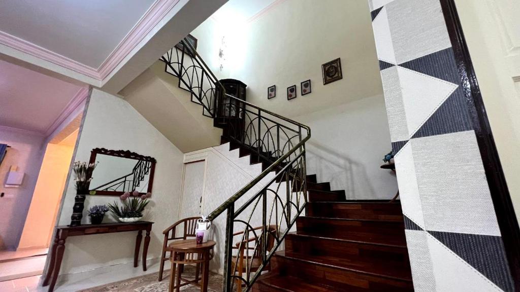 YB Guest House 4 Bilik 5 Katil photo 3